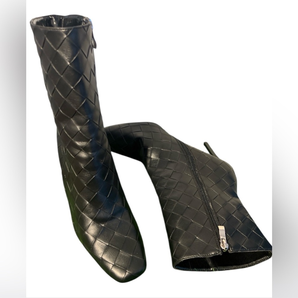 Simmi Elegant Black Quilted Women's Boots Size 9